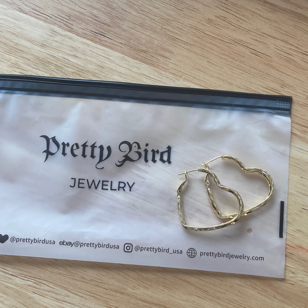 Pretty Bird Gold Heart Hoop Earrings - Picture 10 of 11